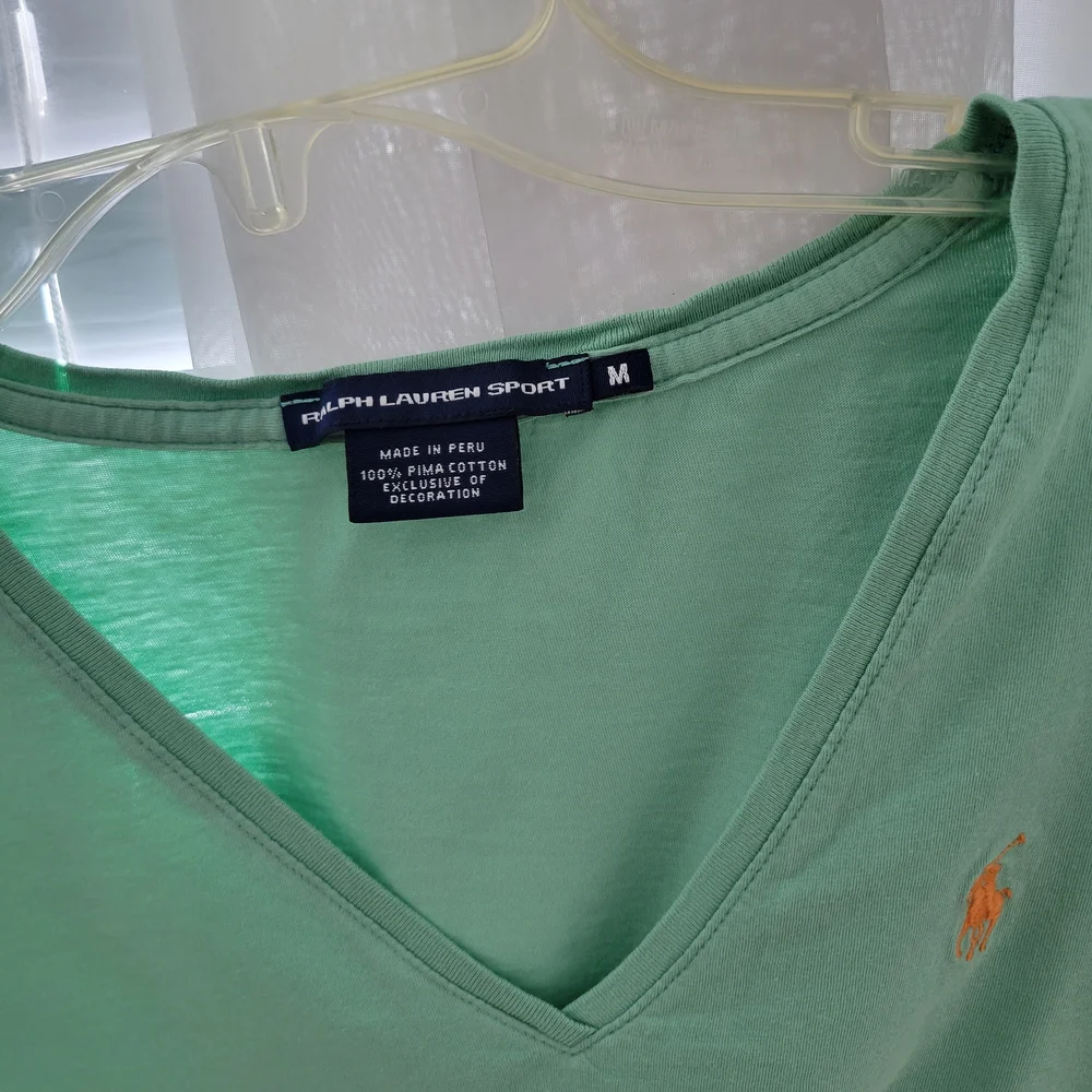 Polo by Ralph Lauren Women's Green V-Neck T-Shirt - Picture 4 of 4